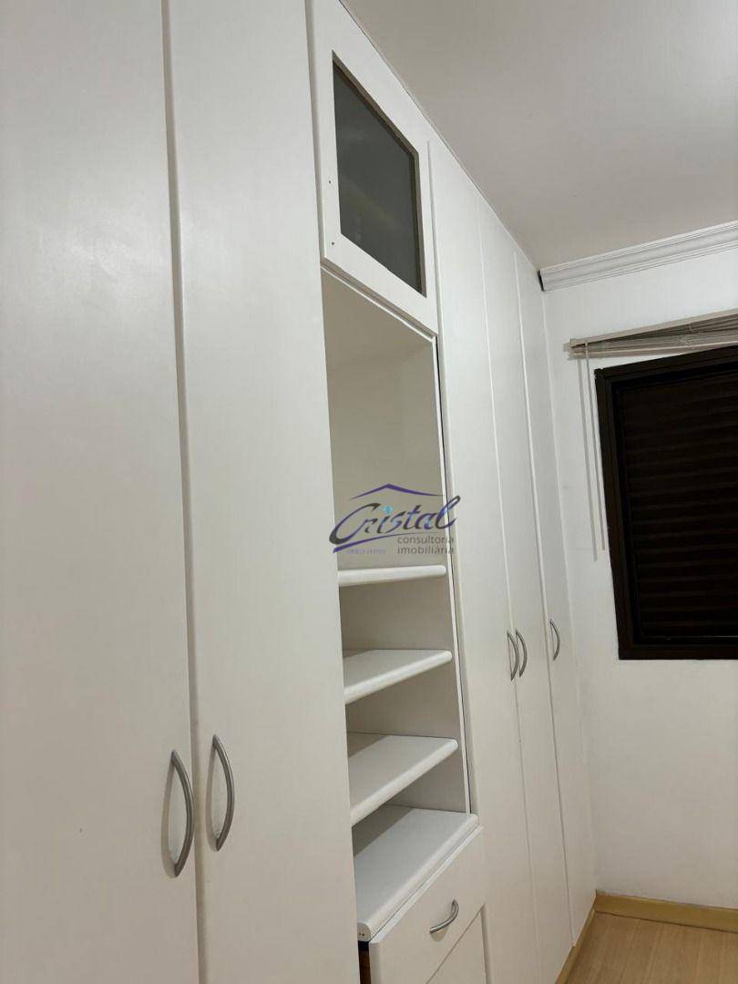 Apartamento para alugar com 3 quartos, 74m² - Foto 11