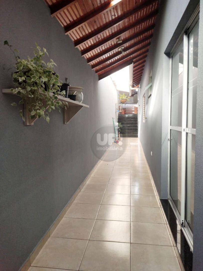 Casa à venda com 3 quartos, 198m² - Foto 13