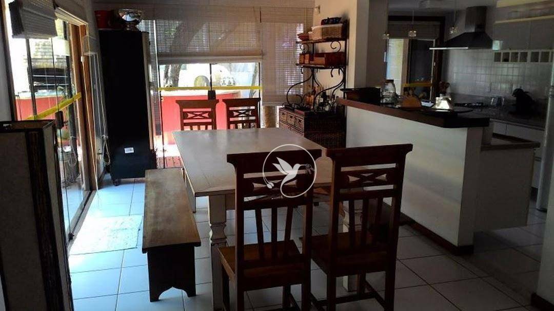 Casa de Condomínio à venda com 4 quartos, 250m² - Foto 8