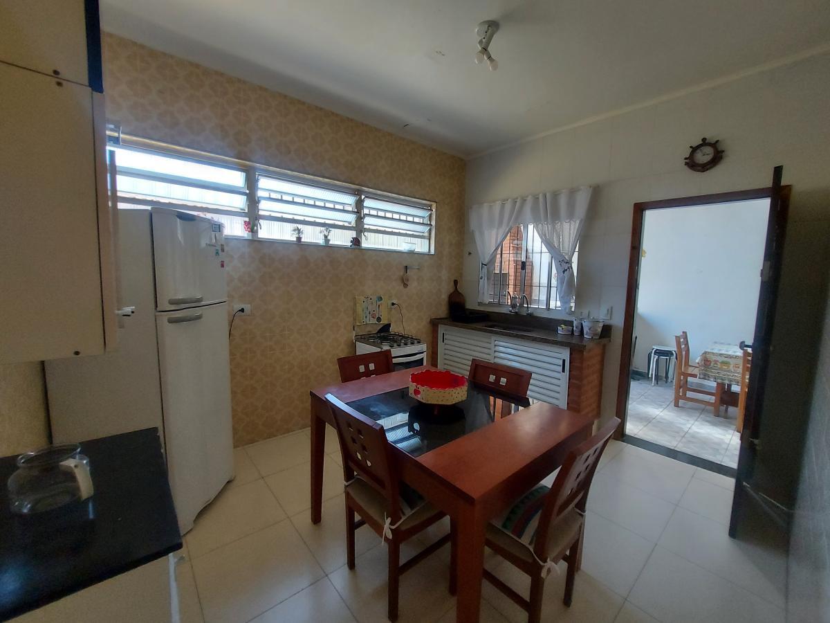 Casa à venda com 2 quartos, 240m² - Foto 17