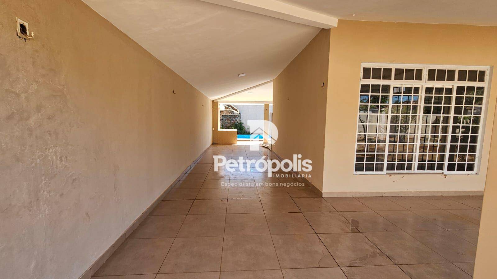 Casa à venda com 4 quartos, 310m² - Foto 3