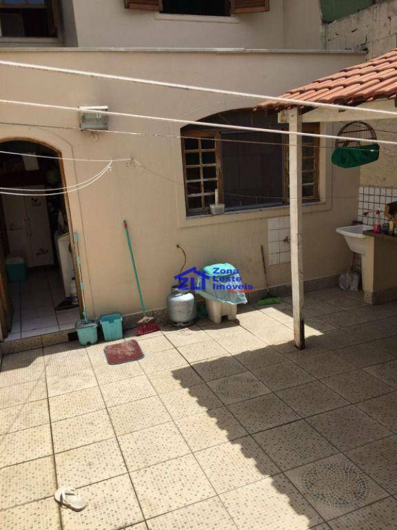 Sobrado à venda com 3 quartos, 200m² - Foto 39