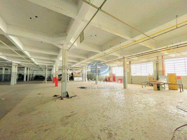 Depósito-Galpão-Armazém para alugar, 2550m² - Foto 1