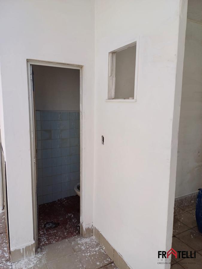 Casa à venda com 2 quartos, 200m² - Foto 7