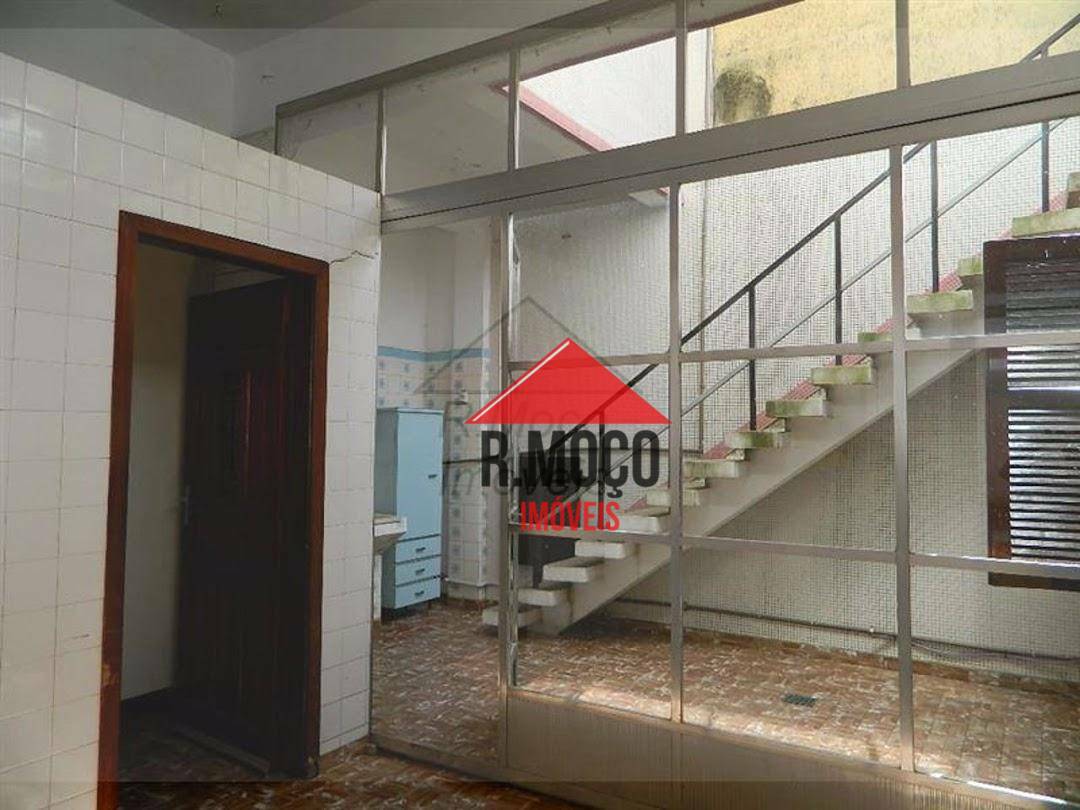 Casa à venda com 9 quartos, 480m² - Foto 24