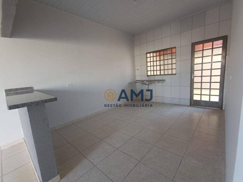 Casa para alugar com 2 quartos, 64m² - Foto 7