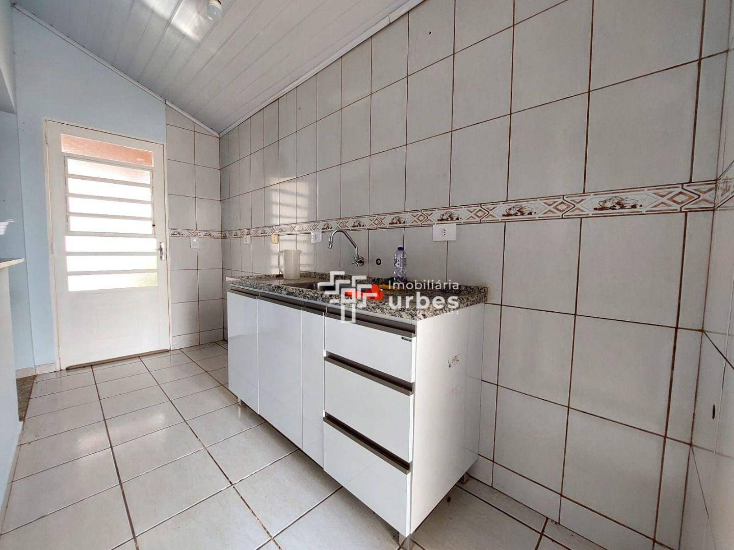 Casa para alugar com 2 quartos, 70m² - Foto 9