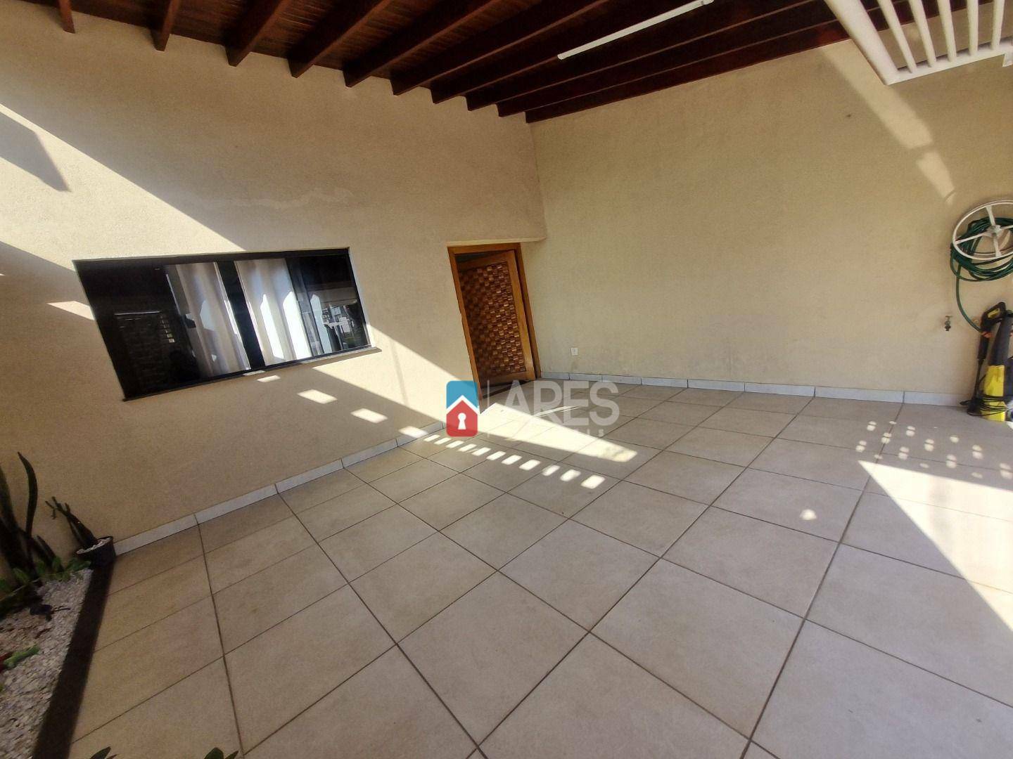 Casa à venda com 3 quartos, 125m² - Foto 2