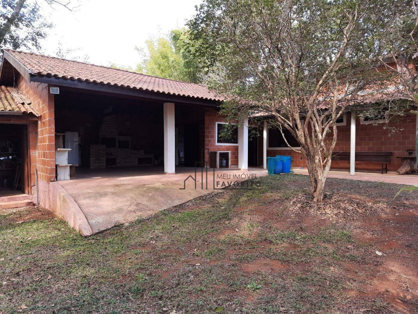 Chácara à venda com 3 quartos, 190m² - Foto 1