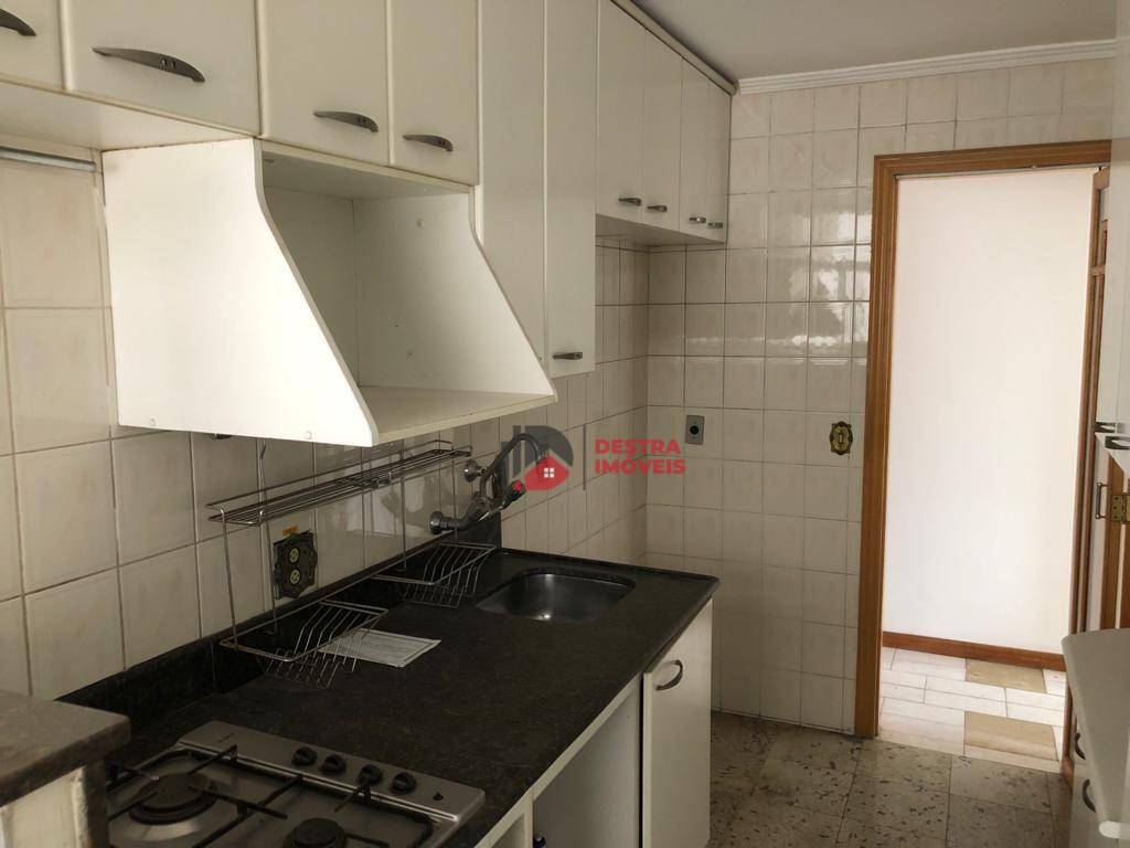 Apartamento à venda com 3 quartos, 76m² - Foto 7