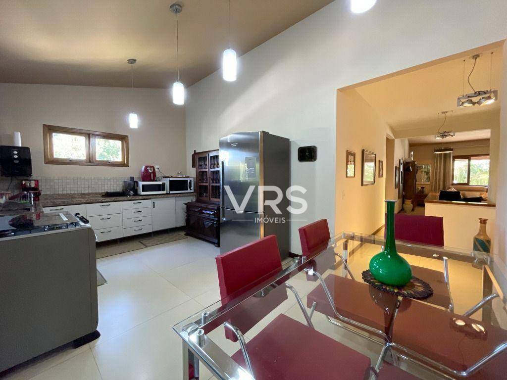 Casa de Condomínio à venda com 4 quartos, 250m² - Foto 26