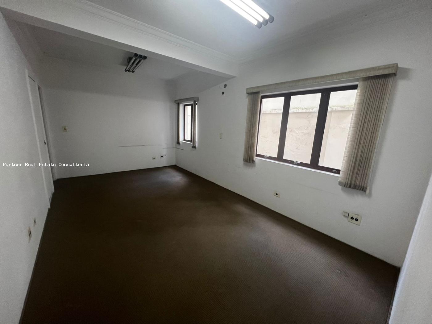 Casa à venda com 14 quartos, 600m² - Foto 2