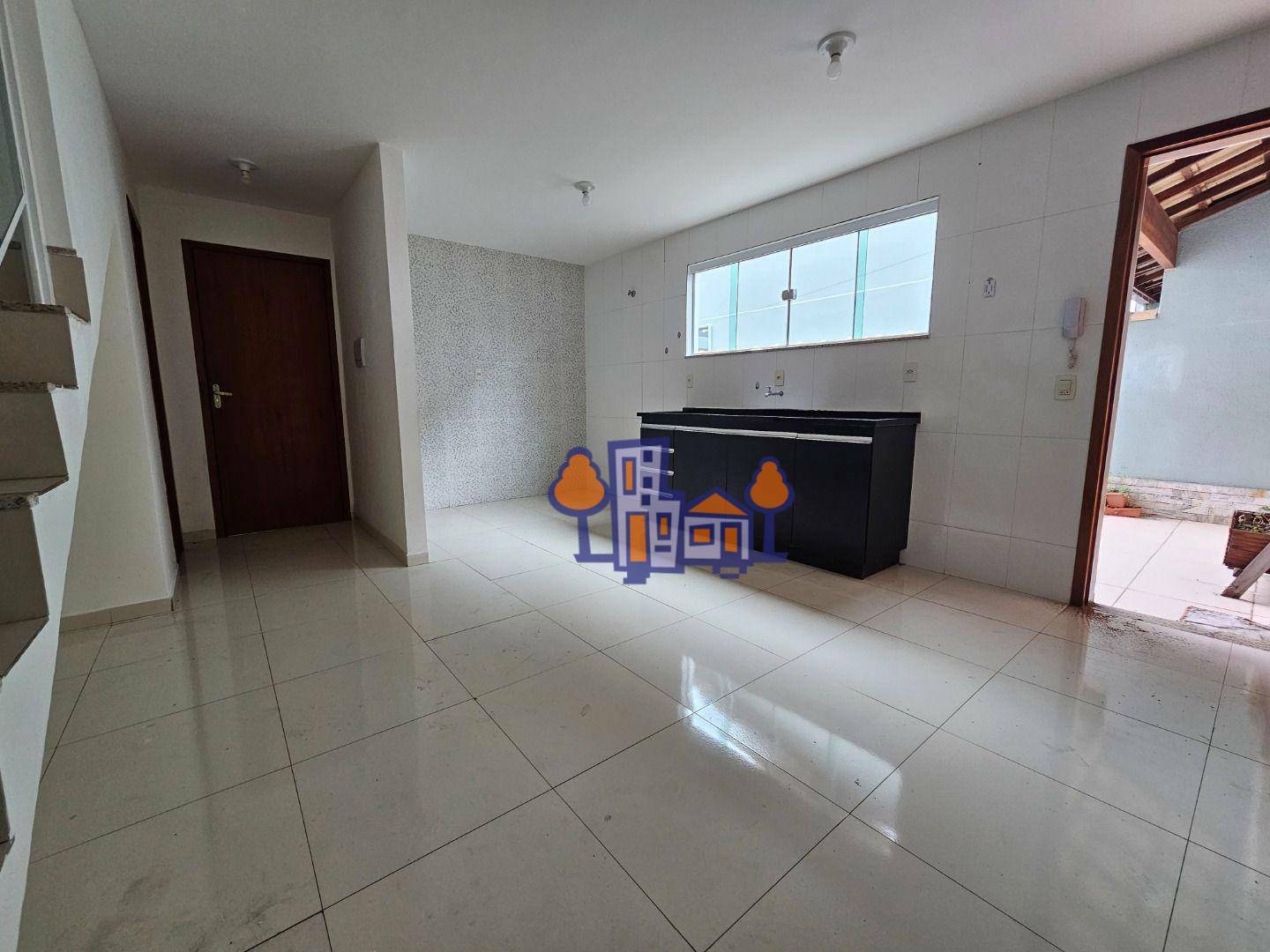 Casa de Condomínio para alugar com 3 quartos, 124m² - Foto 2