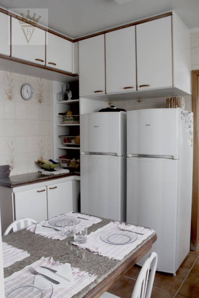 Apartamento à venda com 3 quartos, 140m² - Foto 4