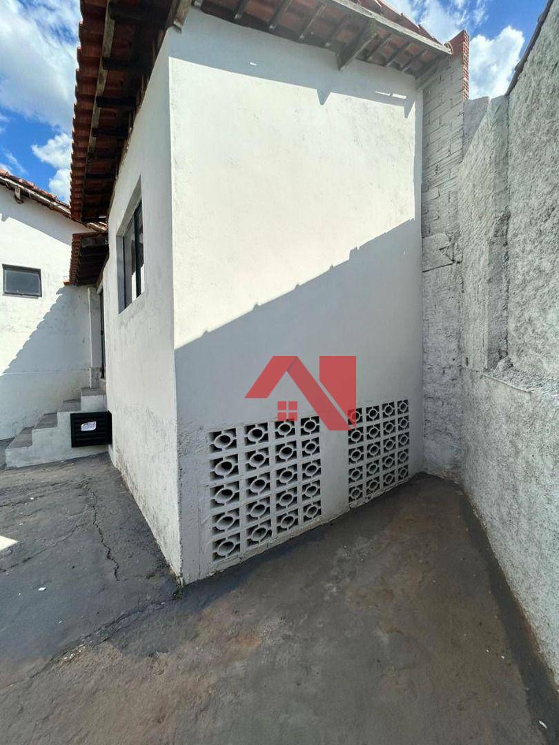 Casa à venda com 2 quartos, 121m² - Foto 11