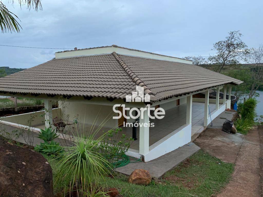 Fazenda à venda com 4 quartos, 2600M2 - Foto 1