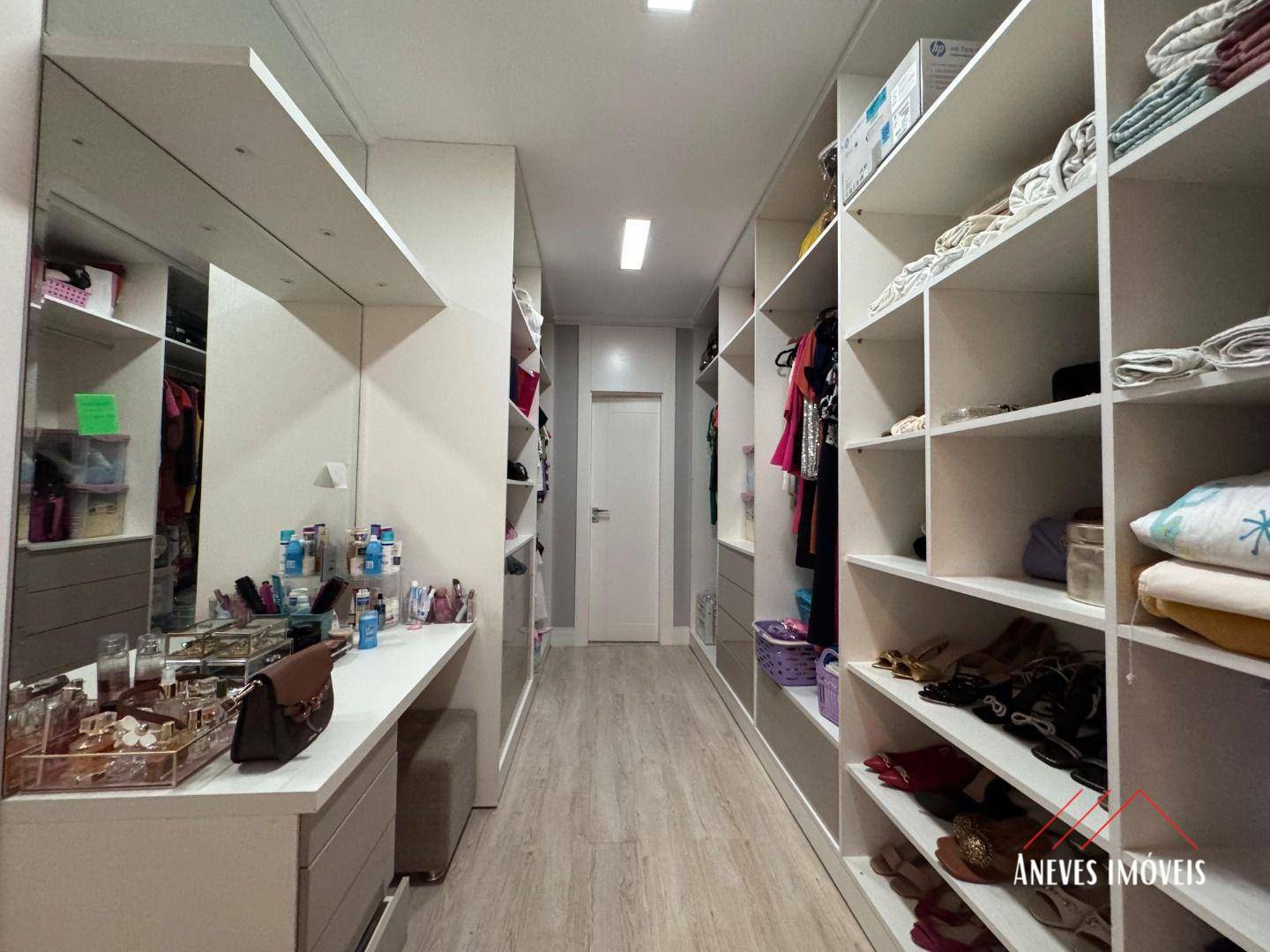 Casa de Condomínio à venda com 6 quartos, 390m² - Foto 23
