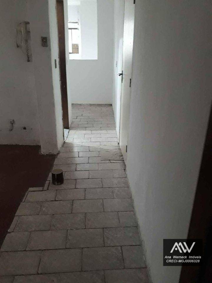 Casa à venda com 2 quartos, 50m² - Foto 3