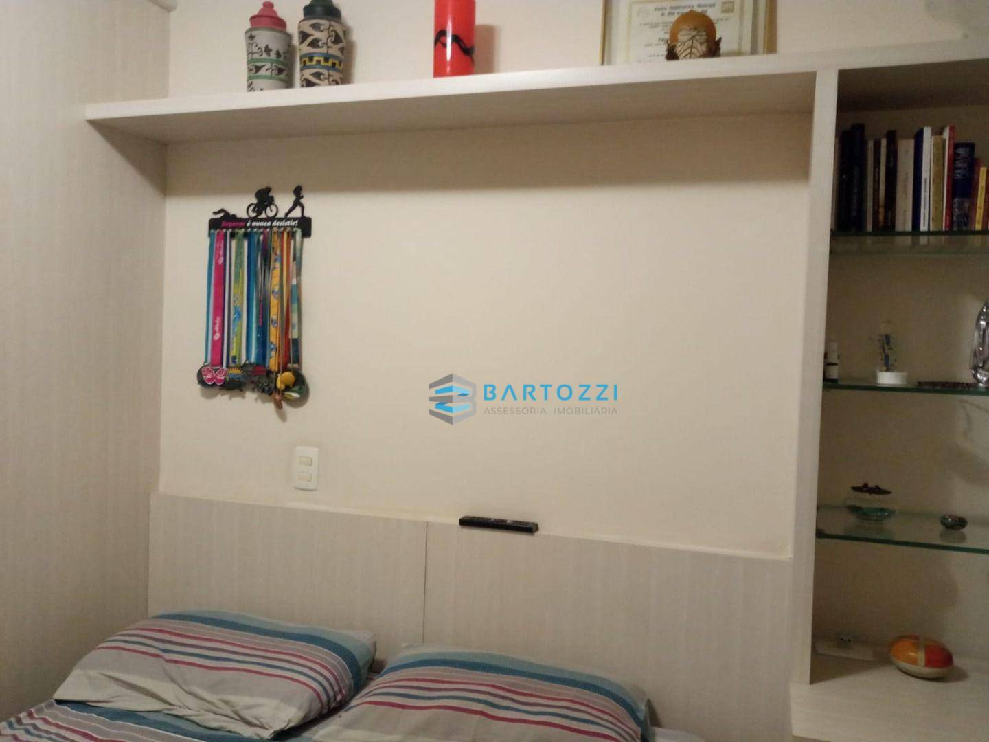 Apartamento à venda com 2 quartos, 64m² - Foto 10