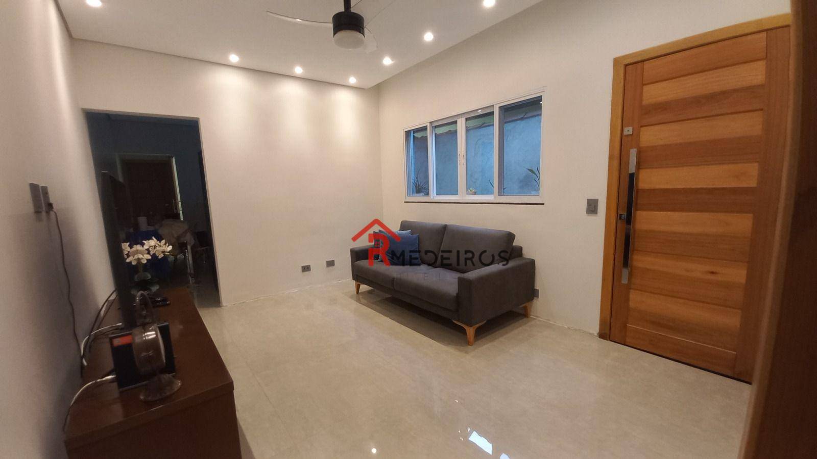 Casa à venda com 2 quartos, 72m² - Foto 3