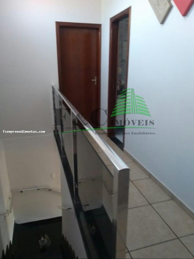 Sobrado à venda com 3 quartos, 200m² - Foto 4