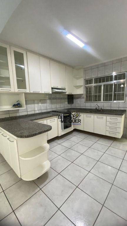 Sobrado, 3 quartos, 267 m² - Foto 1