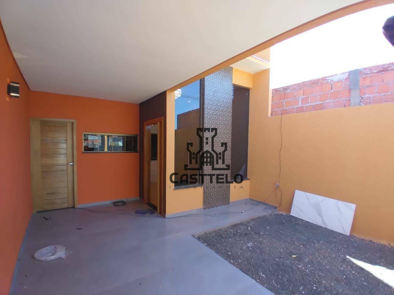 Casa à venda com 3 quartos, 99m² - Foto 1