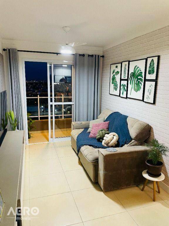 Apartamento à venda com 3 quartos, 70m² - Foto 2