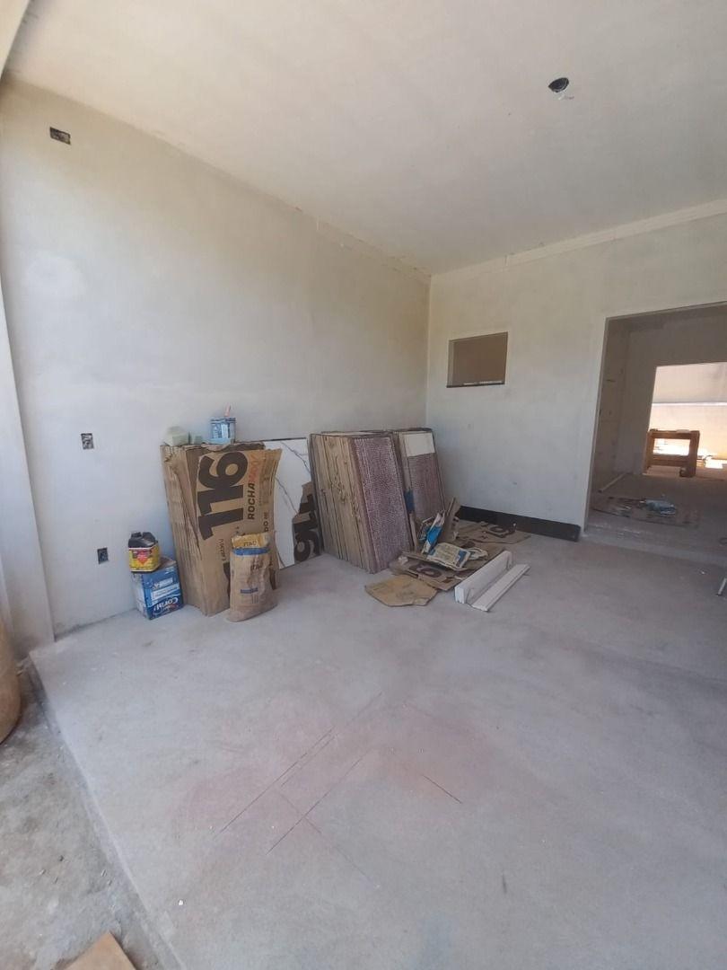 Casa à venda com 3 quartos, 145m² - Foto 1