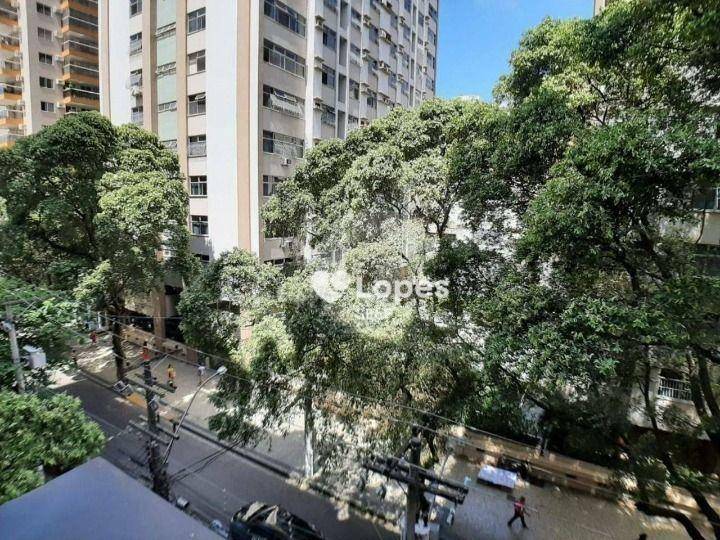 Apartamento à venda com 4 quartos, 162m² - Foto 1