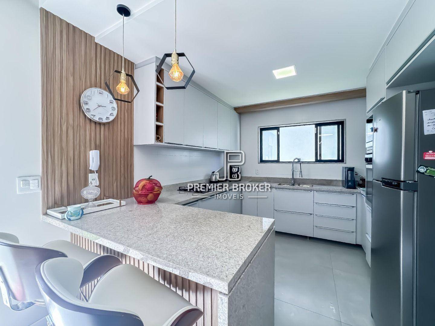 Casa de Condomínio à venda com 4 quartos, 204m² - Foto 5