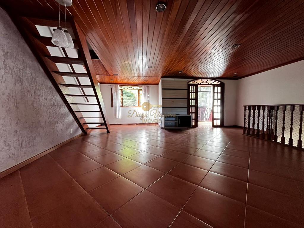 Casa à venda com 3 quartos, 70m² - Foto 2