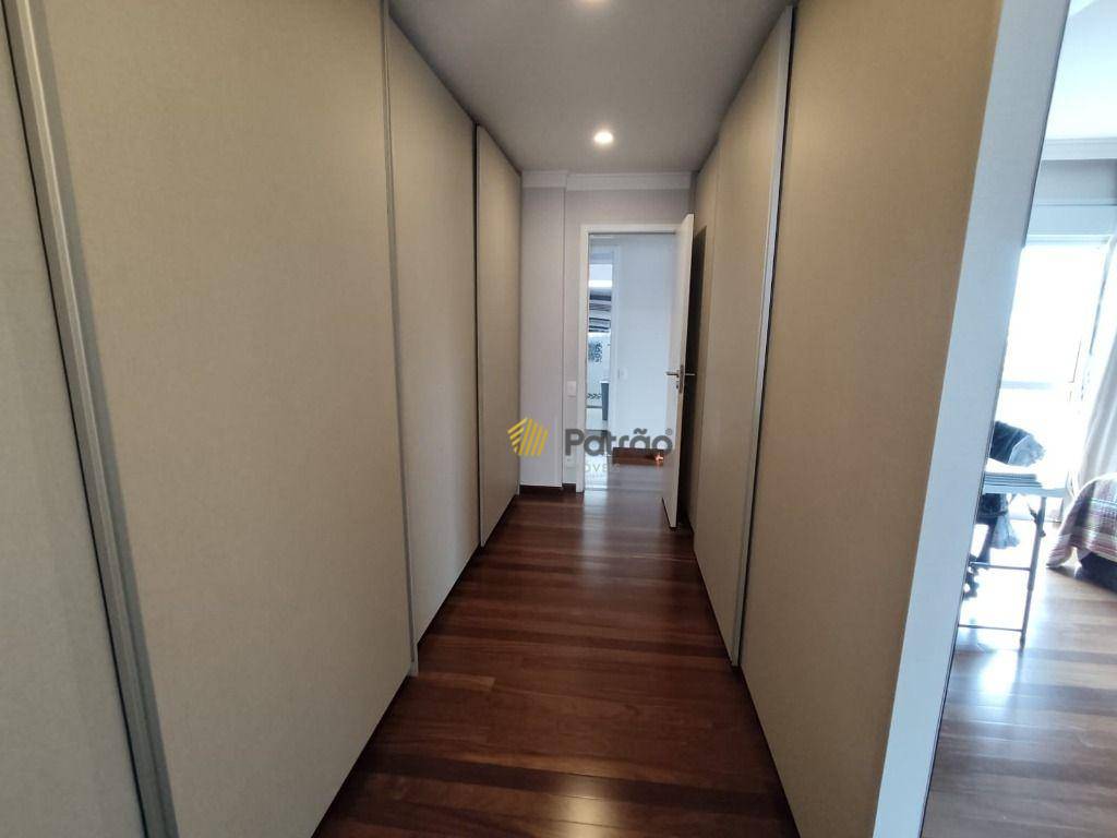 Apartamento à venda com 3 quartos, 242m² - Foto 19