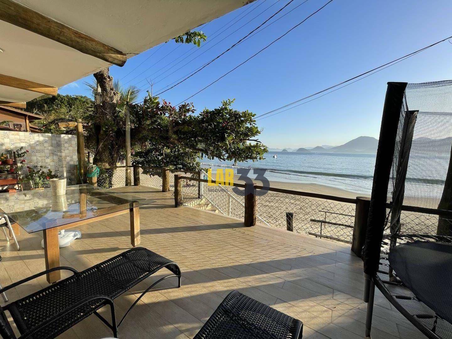 Casa à venda com 6 quartos, 260m² - Foto 9