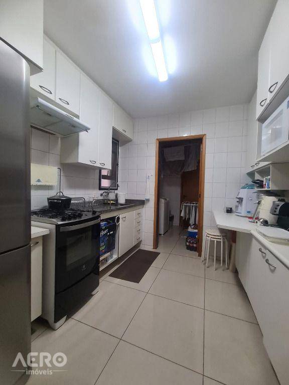 Apartamento à venda com 3 quartos, 130m² - Foto 6