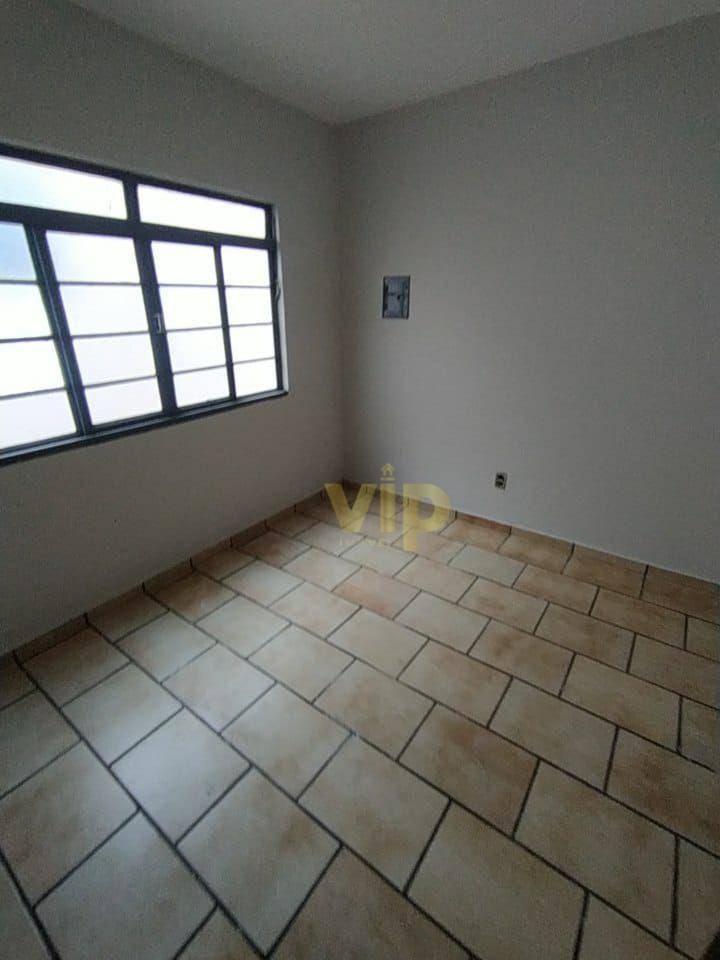 Casa à venda com 2 quartos, 200m² - Foto 4