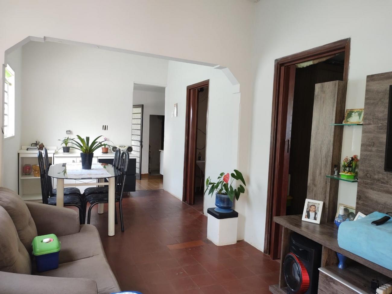 Casa à venda com 2 quartos, 139m² - Foto 1