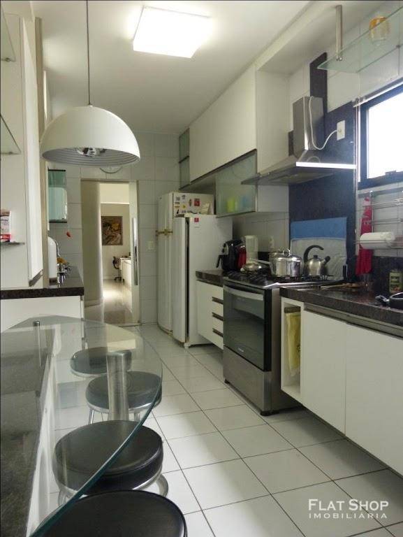 Apartamento à venda com 3 quartos, 194m² - Foto 10