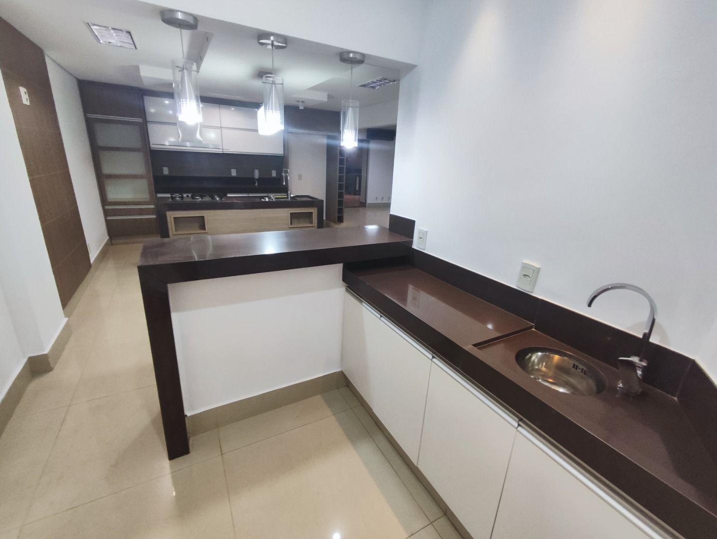 Apartamento à venda com 3 quartos, 238m² - Foto 4