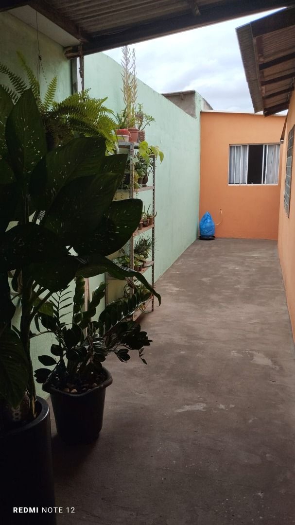 Casa à venda com 5 quartos, 200m² - Foto 2