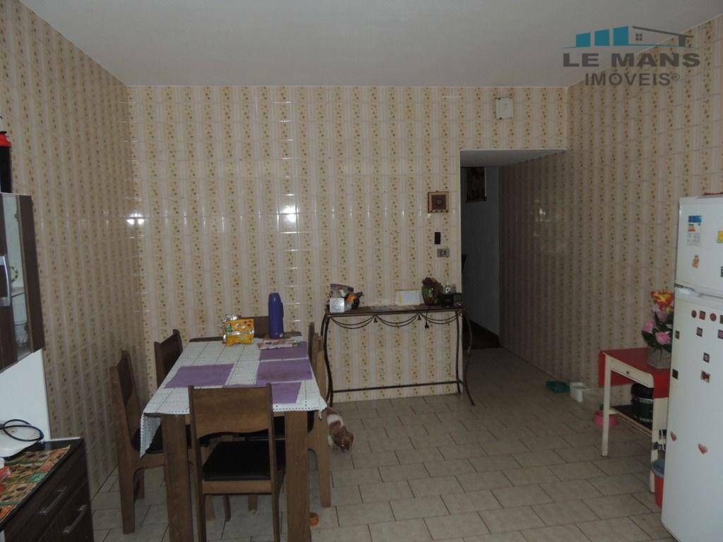 Casa à venda com 3 quartos, 192m² - Foto 8