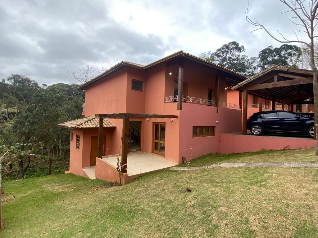 Casa de Condomínio à venda com 4 quartos, 225m² - Foto 1