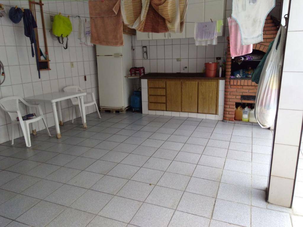 Sobrado à venda com 3 quartos, 250m² - Foto 35