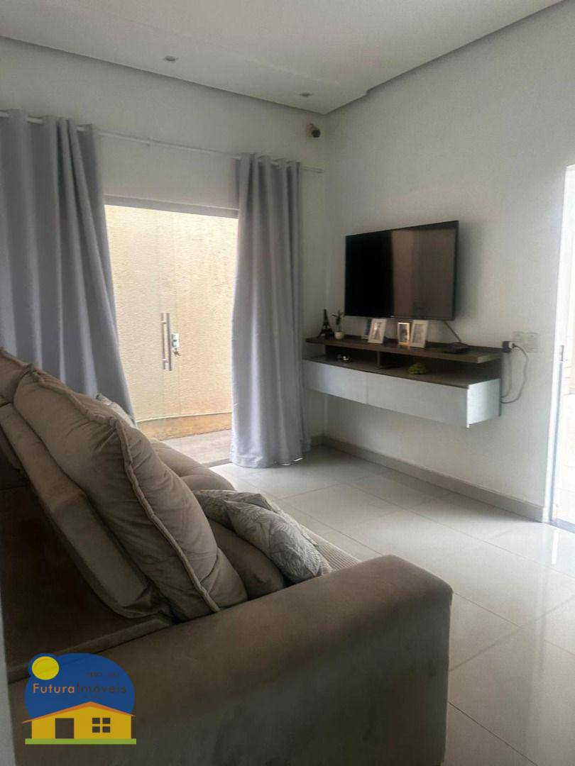 Casa à venda com 3 quartos, 200m² - Foto 2