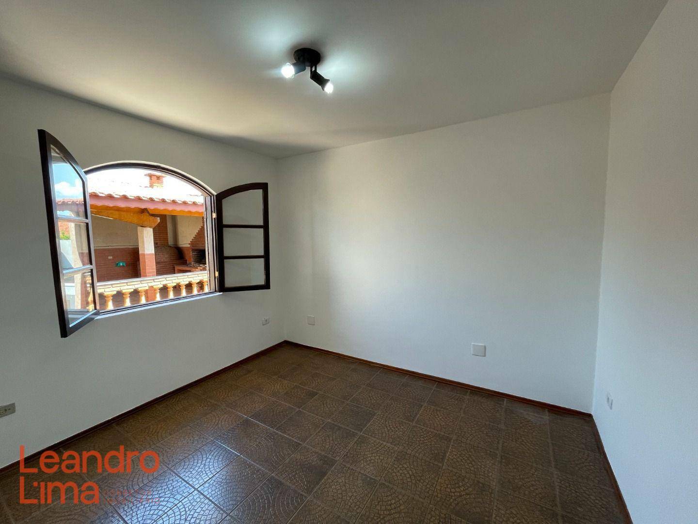 Casa à venda com 4 quartos, 350m² - Foto 32