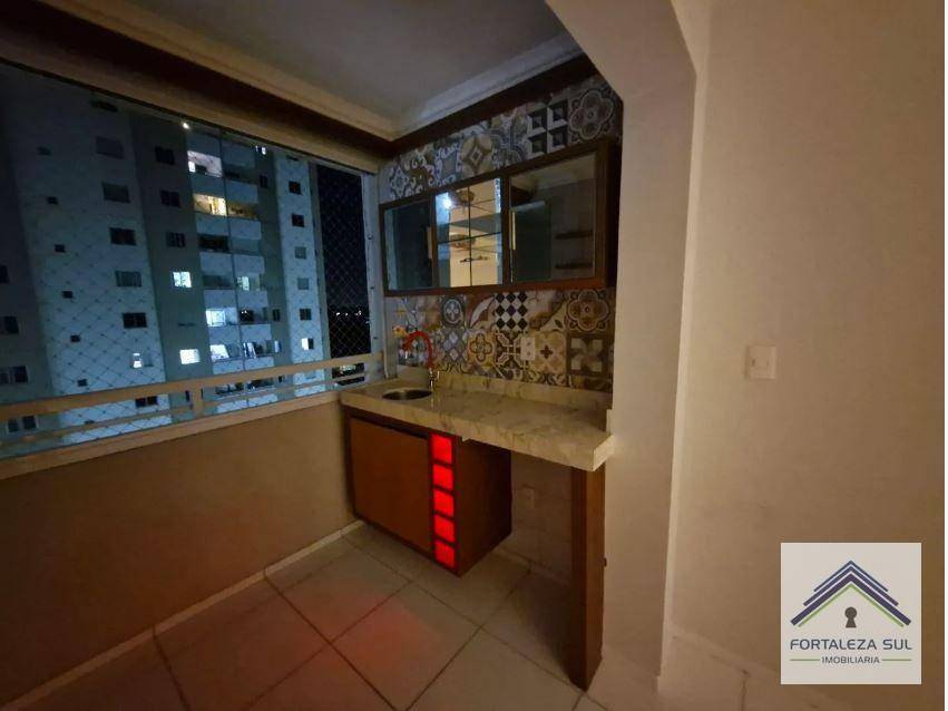 Apartamento à venda com 3 quartos, 72m² - Foto 2