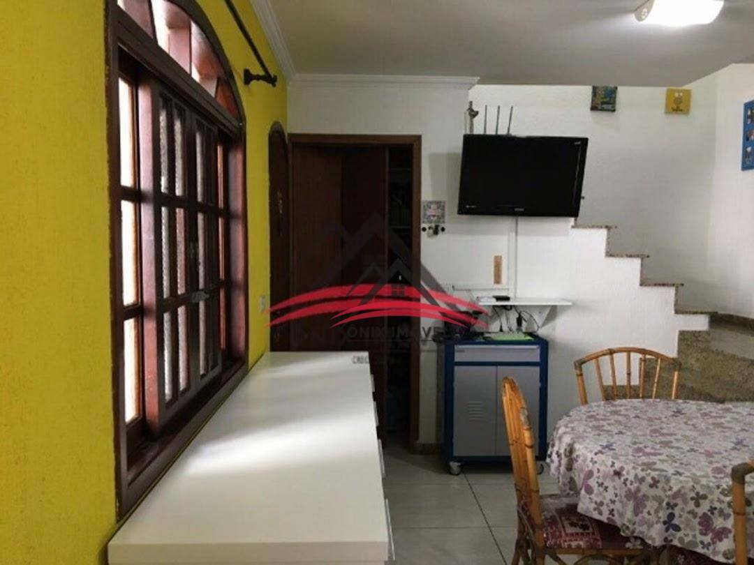 Casa à venda com 5 quartos, 237m² - Foto 4