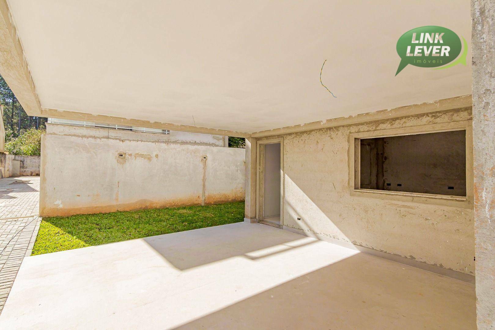 Casa de Condomínio à venda com 4 quartos, 253m² - Foto 2