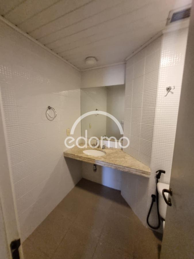 Apartamento para alugar com 2 quartos, 70m² - Foto 15