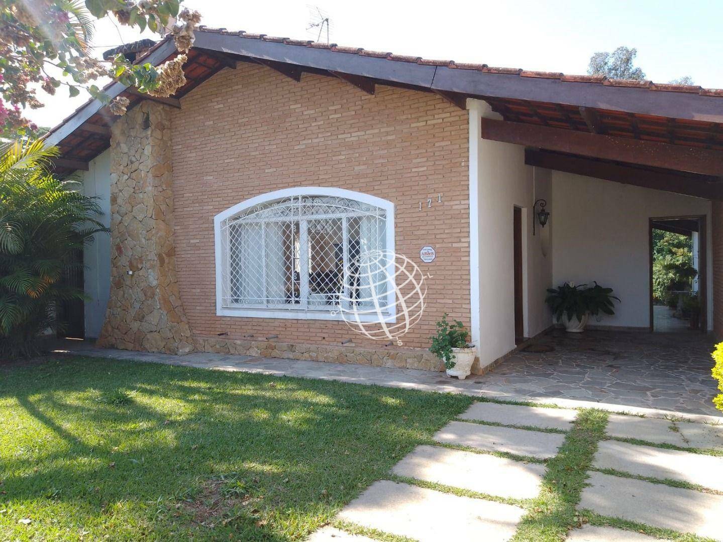 Casa à venda com 4 quartos, 265m² - Foto 1